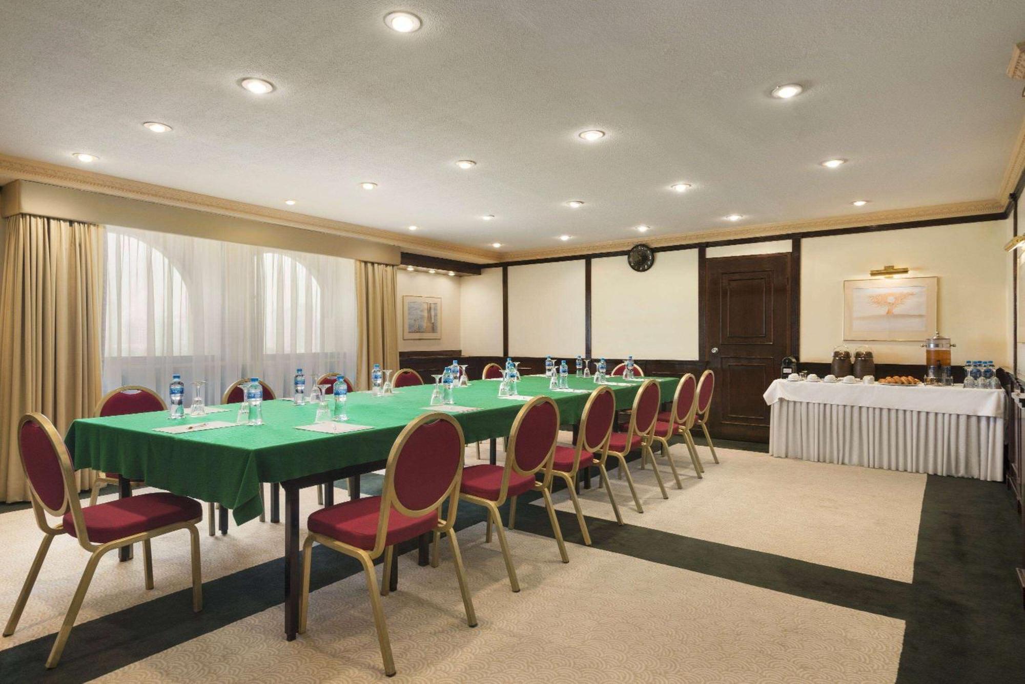 Hotel Ramada By Wyndham Bahrain Manama Zewnętrze zdjęcie