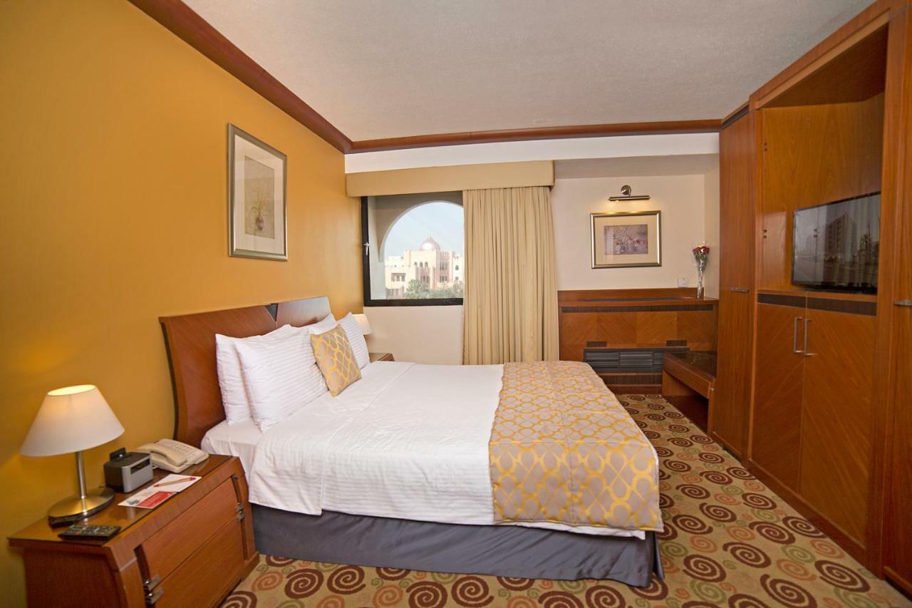 Hotel Ramada By Wyndham Bahrain Manama Zewnętrze zdjęcie