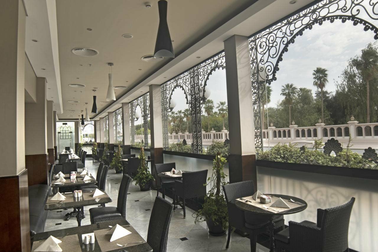 Hotel Ramada By Wyndham Bahrain Manama Zewnętrze zdjęcie